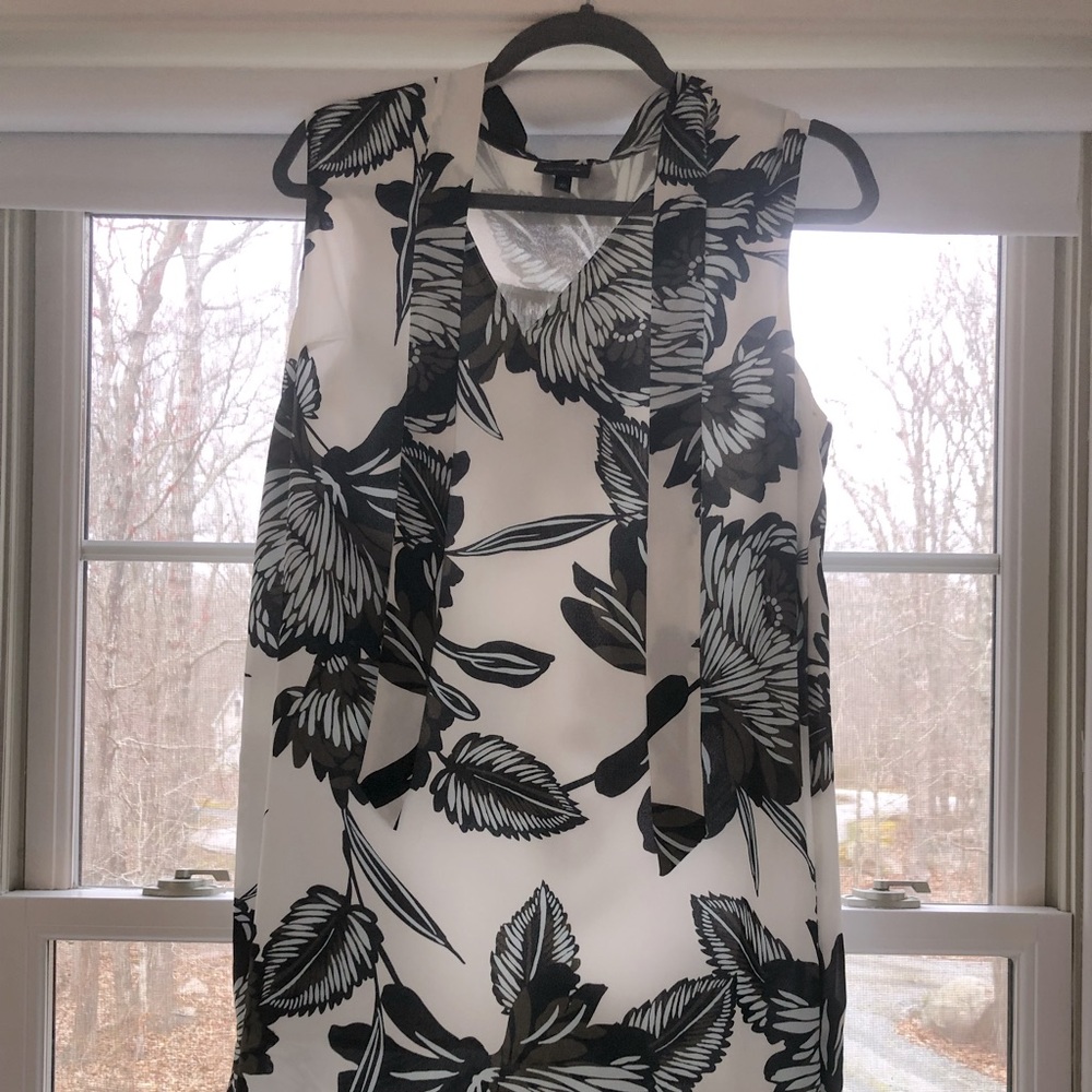 Who What Wear White Floral Sleeveless Dress